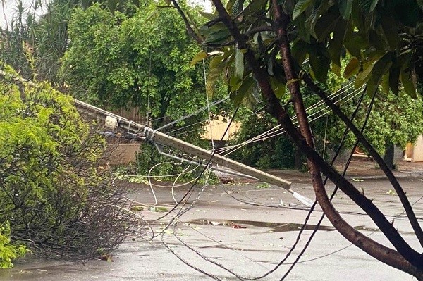 Com previsão de novo temporal, cidades do Paraná tentam se recuperar de estragos