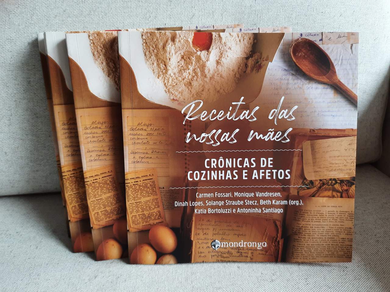Livro que reúne receitas de família tem lançamento na quinta-feira (07) em Curitiba