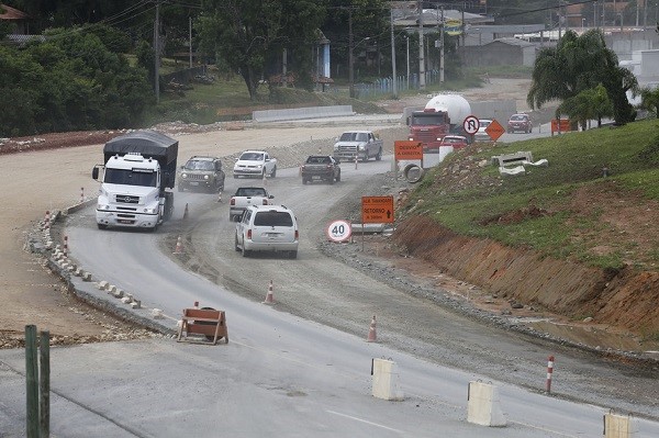 Trânsito na Rodovia dos Minérios, na Grande Curitiba, sofre alteração a partir de terça-feira (12)