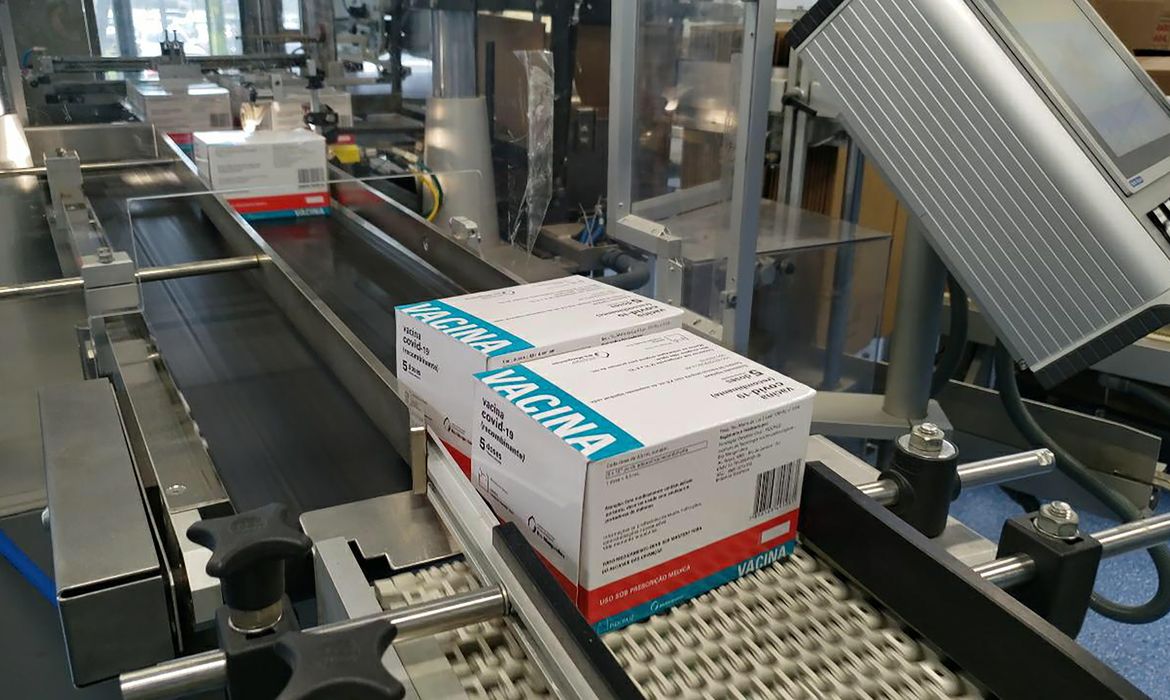 Fiocruz entrega mais 2,1 milhões de doses da vacina de covid-19