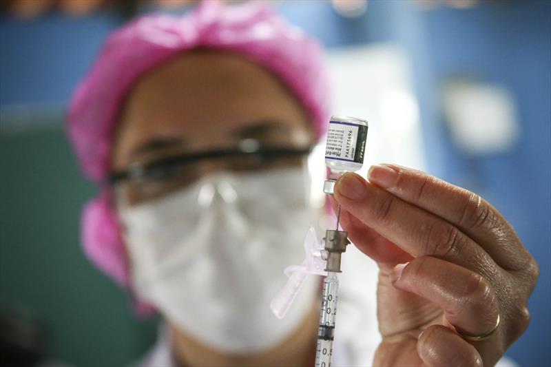 Covid-19: 90% dos adultos já tomaram a 1ª dose da vacina no Brasil