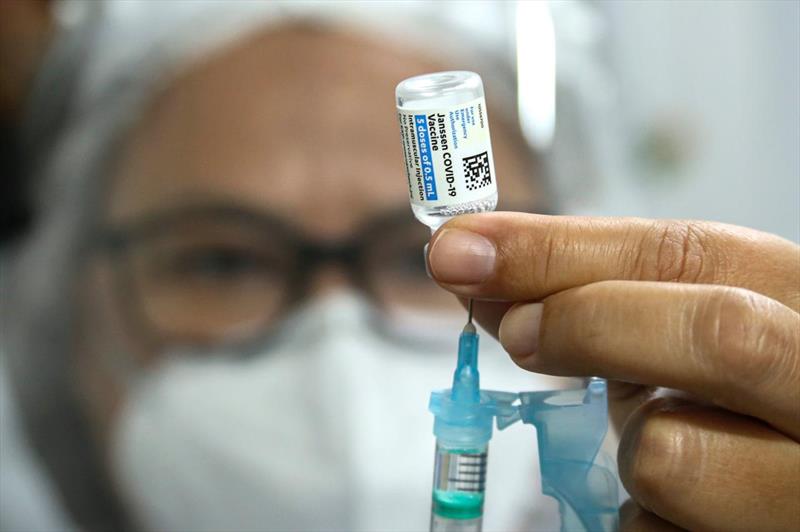 Alemanha prevê pico em UTIs e ministro diz que vacinação evitaria o cenário