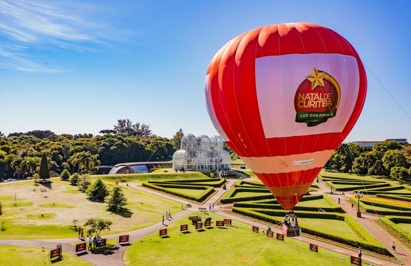 Voo de balão no Jardim Botânico estreia nesta quarta-feira (24) em Curitiba