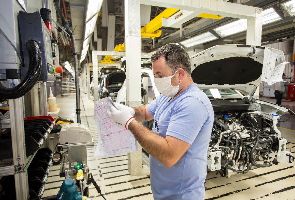 Volkswagen paralisa produção na fábrica de São José dos Pinhais