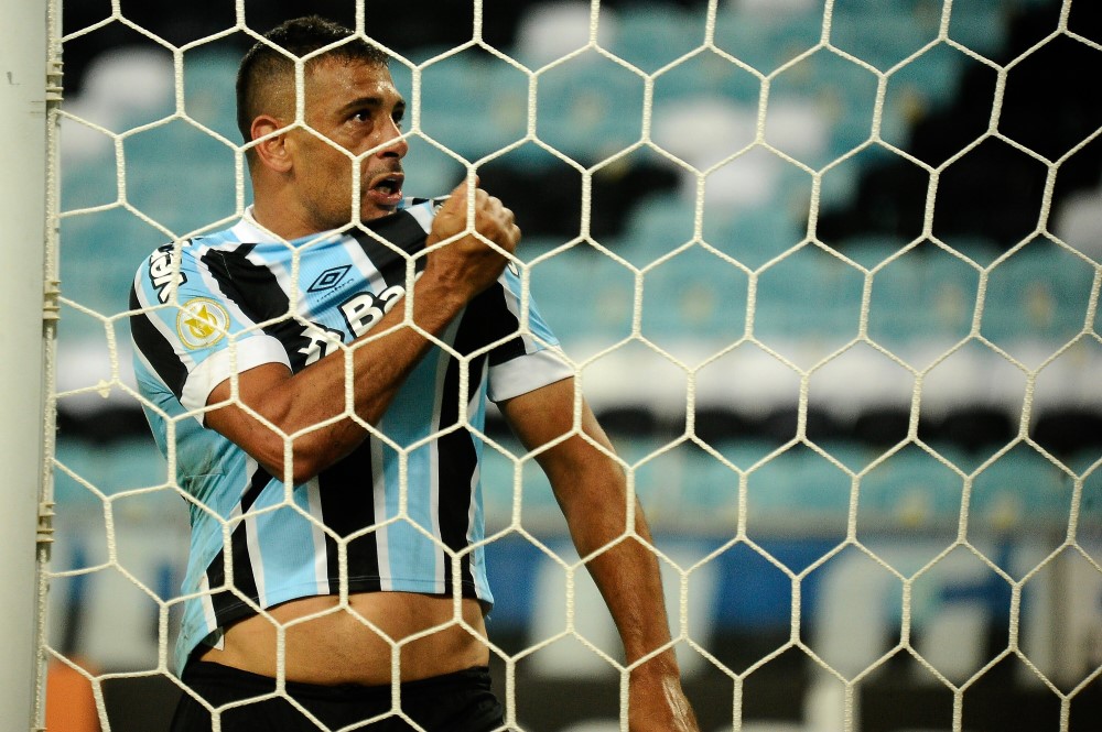 Grêmio vence Fluminense e ganha fôlego na luta contra o rebaixamento