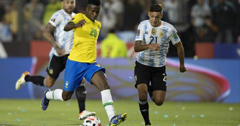 Brasil empata com Argentina em clássico violento pelas Eliminatórias para a Copa do Mundo