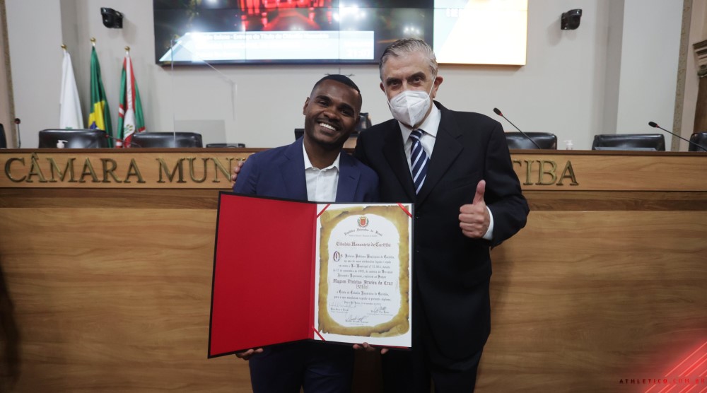 Nikão recebe o título de Cidadão Honorário de Curitiba