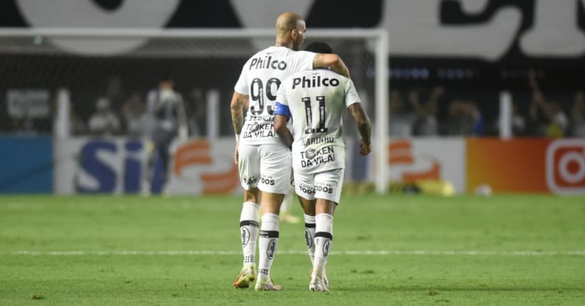Marinho encerra jejum de gols, e Santos vence o Bragantino na Vila