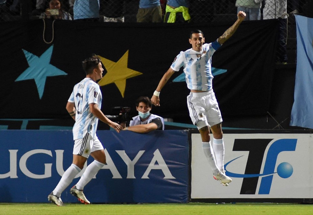 Argentina vence Uruguai e fica a uma vitória da vaga na Copa do Mundo