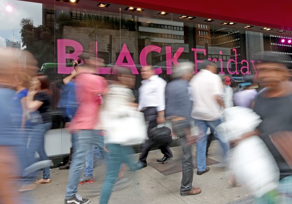 Black Friday: 62,96% dos brasileiros preferem compras on-line por medo da Covid, revela pesquisa