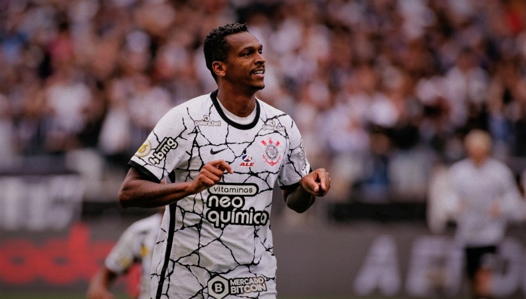 Corinthians bate Santos por 2 a 0 e segue na briga pelo G4
