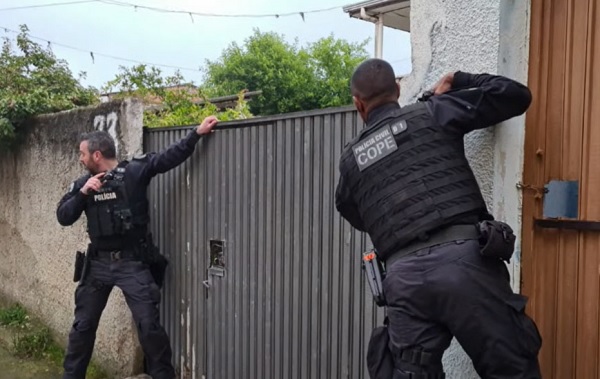 Polícia mira facções criminosas que atuam na Vila Torres, em Curitiba