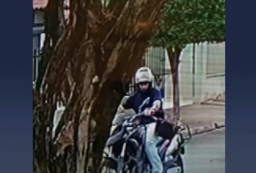 Polícia procura motociclista ladrão de bolsa na zona oeste de Rolândia