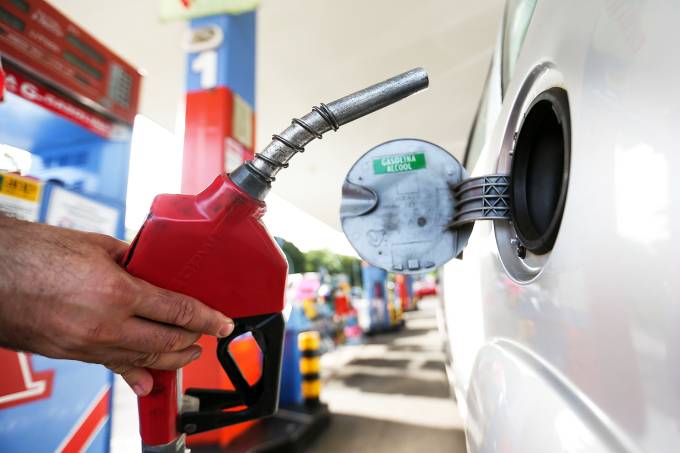 Preço do litro da gasolina chega R$ 7,30 no Paraná, após 5ª semana consecutiva de reajuste