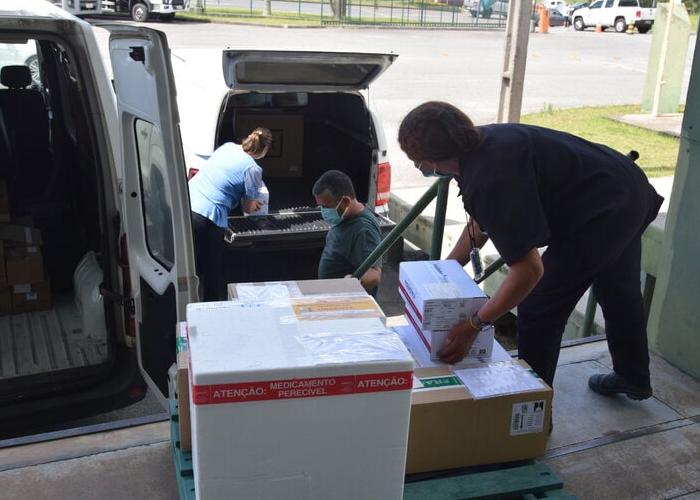 Paraná distribui mais 474 mil vacinas contra a covid-19 para os municípios