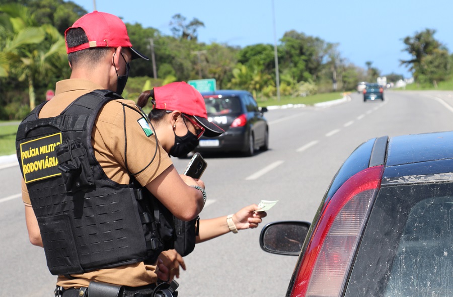 Polícia Militar rodoviária multas motoristas excesso velocidade