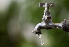 Bairros de Curitiba registram falta de água nesta terça-feira (18)