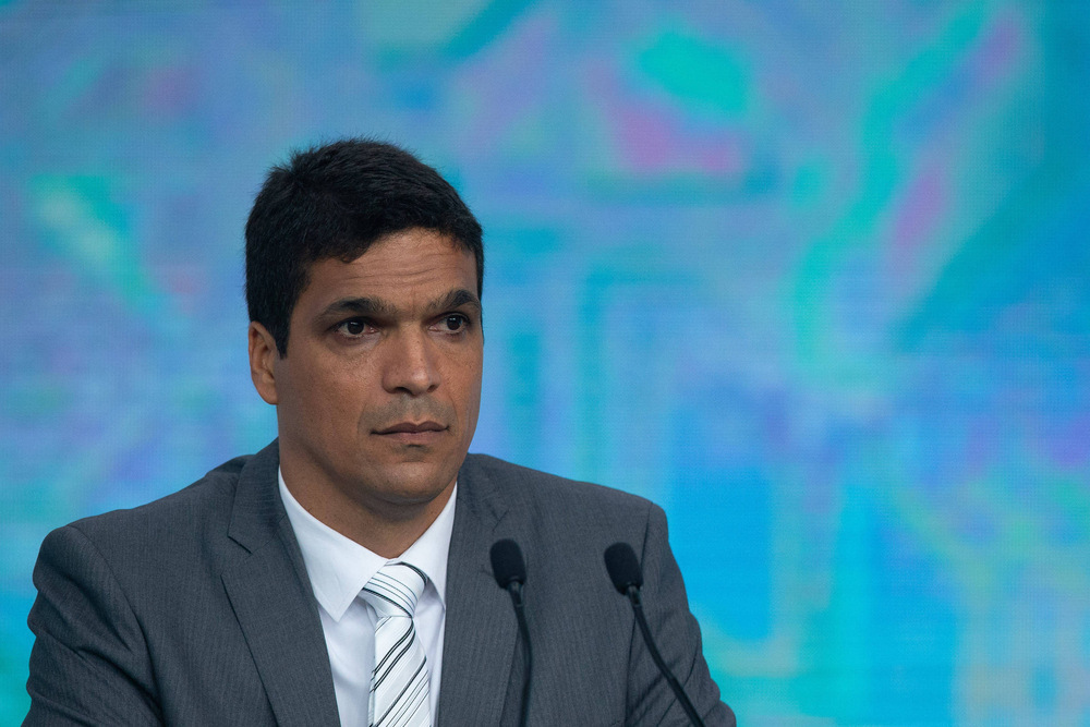 Cabo Daciolo desiste de pré-candidatura e declara voto em Ciro Gomes