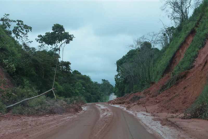 “Maior desastre natural da história”, diz governador da Bahia sobre enchentes