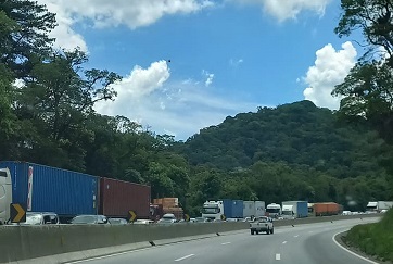 Fila quilométrica na 277 sentido Curitiba-Paranaguá