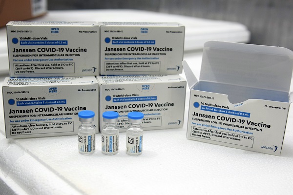 Paraná recebeu mais 240 mil vacinas contra a Covid-19 nesta quarta-feira (8)