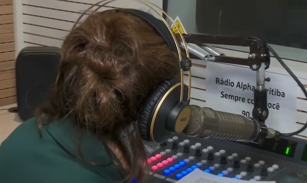 Comandada por mulheres, Rádio Alpha FM estreia em Curitiba