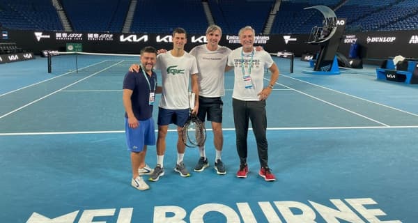 Novak Djokovic visto Austrália Australian Open