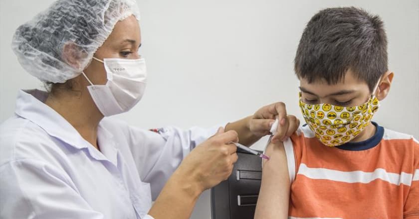 Curitiba convoca primeiras crianças sem comorbidade para vacinação contra Covid-19