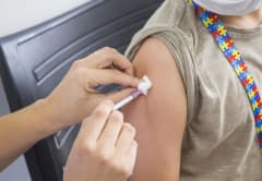 Curitiba amplia vacinação contra Covid-19 para crianças com comorbidades