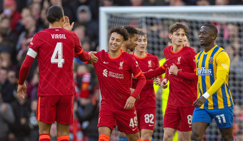 Liverpool vence Shrewsbury Town e avança na FA Cup
