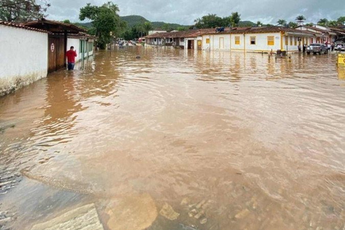 Goiás enfrenta fortes chuvas e 15 cidades decretam situação de emergência