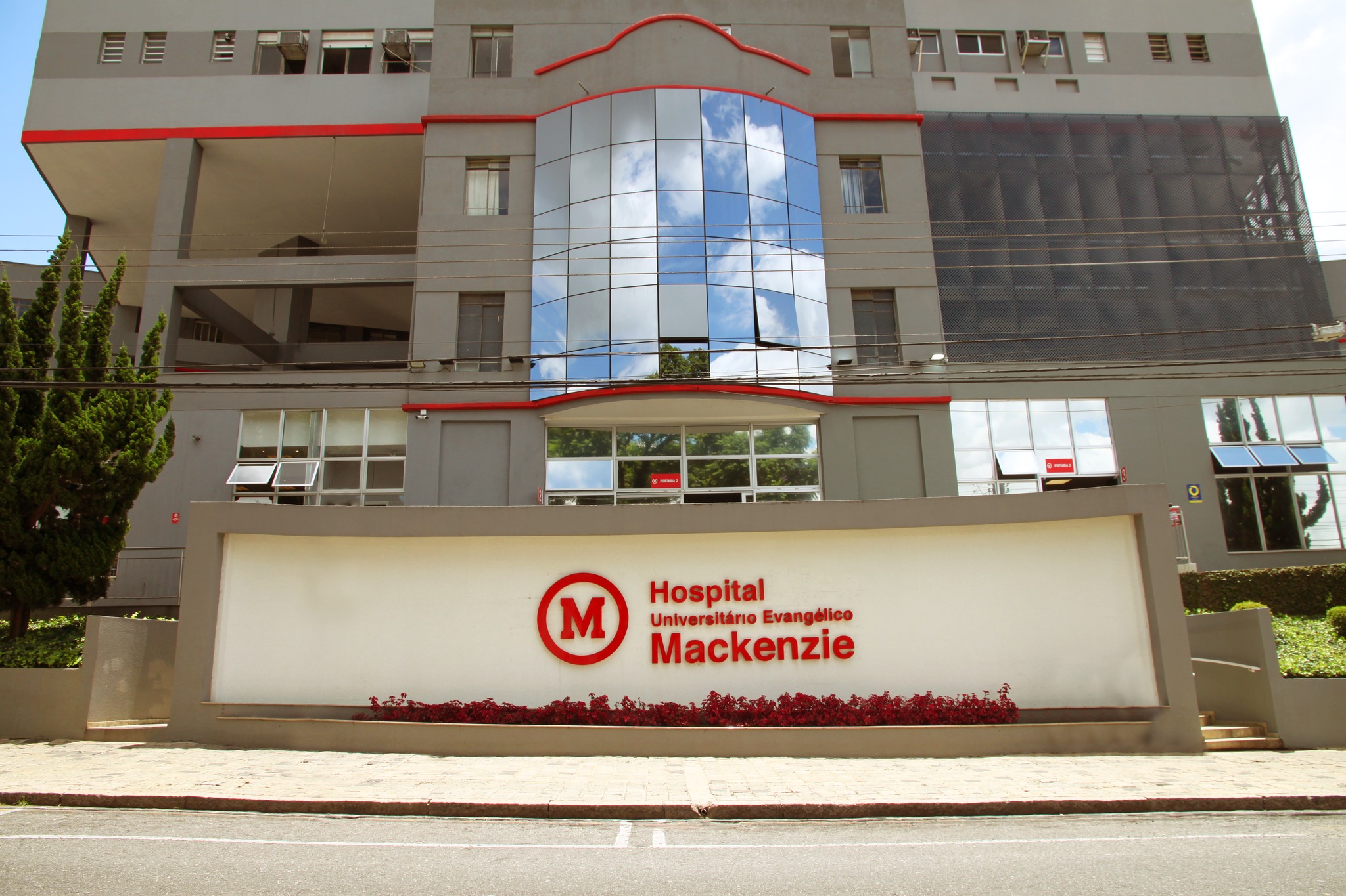 Hospital Evangélico inaugura novo centro cirúrgico de oftalmologia